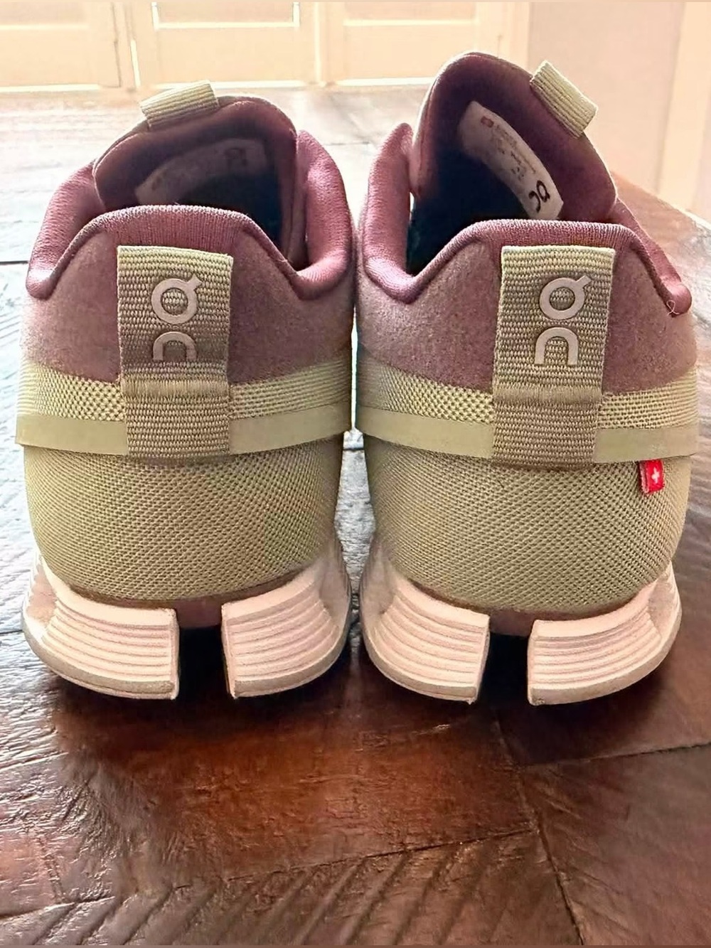 On Cloud women’s shoes